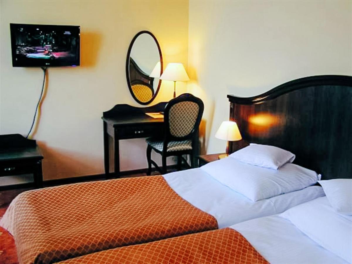 Hotel Zamek Krolewski W Rydzynie Rydzyna Eksteriør billede