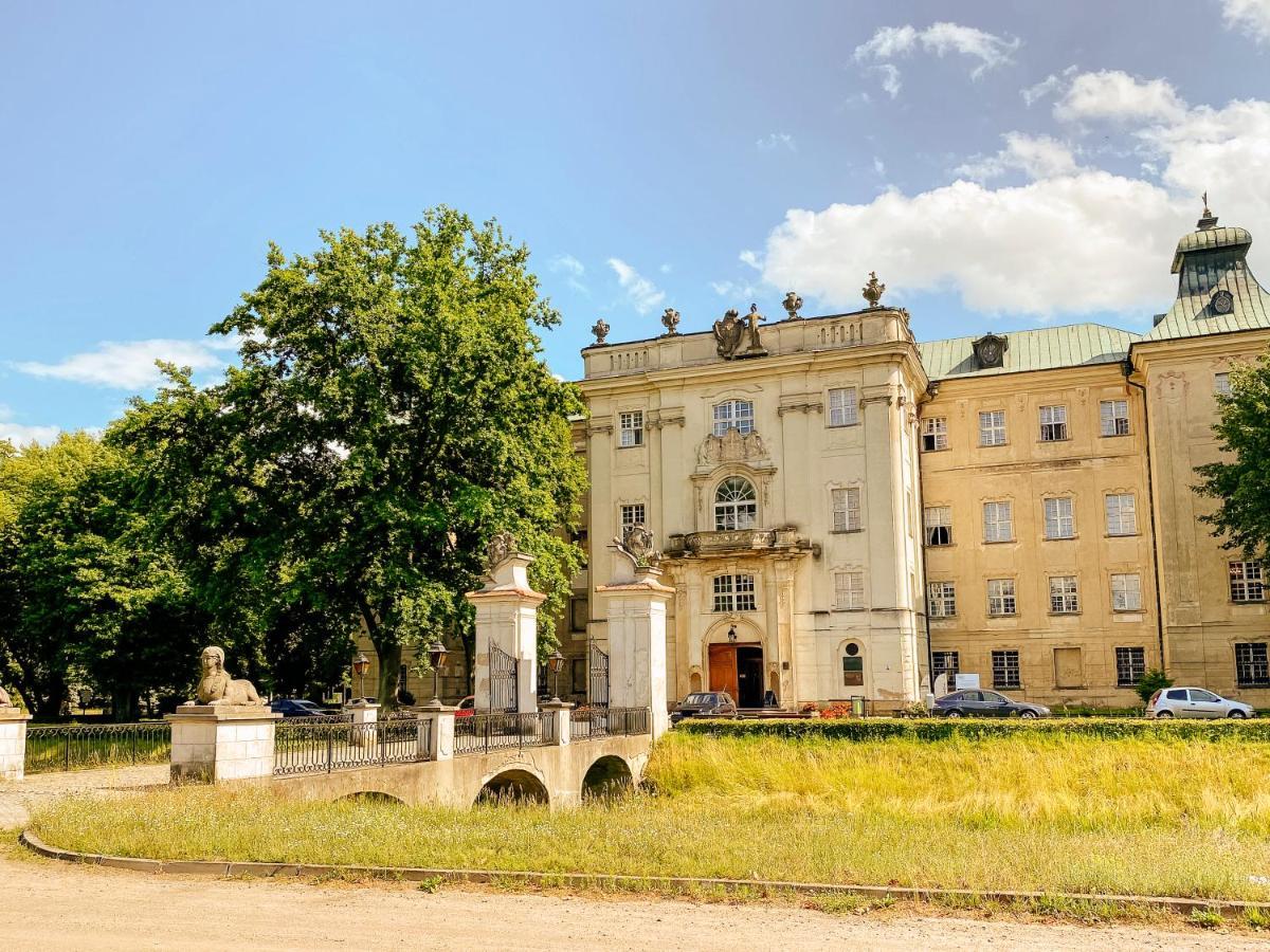 Hotel Zamek Krolewski W Rydzynie Rydzyna Eksteriør billede