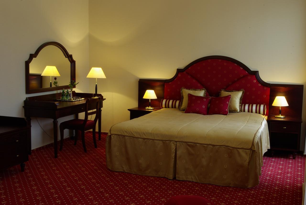Hotel Zamek Krolewski W Rydzynie Rydzyna Eksteriør billede